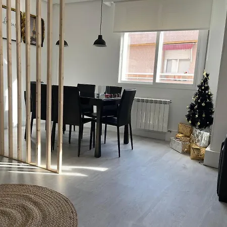 アパート Dream House Ii -termas Cerca -parking Gratis- コマルカ・デ・オウレンセ